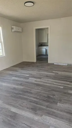 $1,100 | 7956 Hull Avenue, Dallas, TX 75216