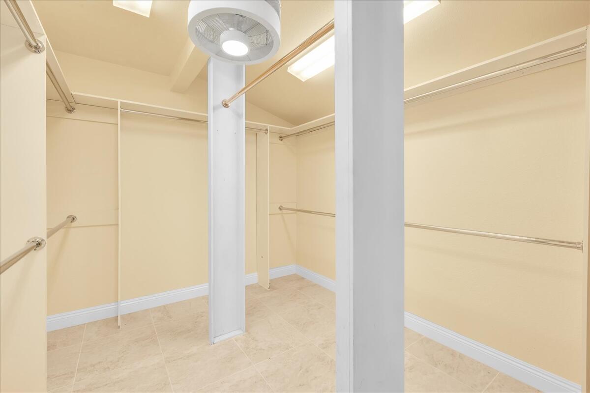 39 Santo Domingo Drive Rancho Mirage, CA 92270 - Photo 20 of 30 a view of a bathroom