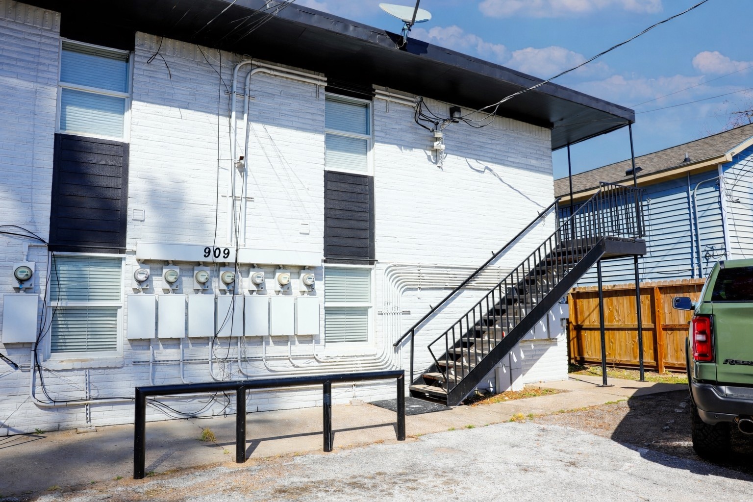 909 Yorkshire Street, Unit 8 Houston, TX 77022 - Photo 3 of 21