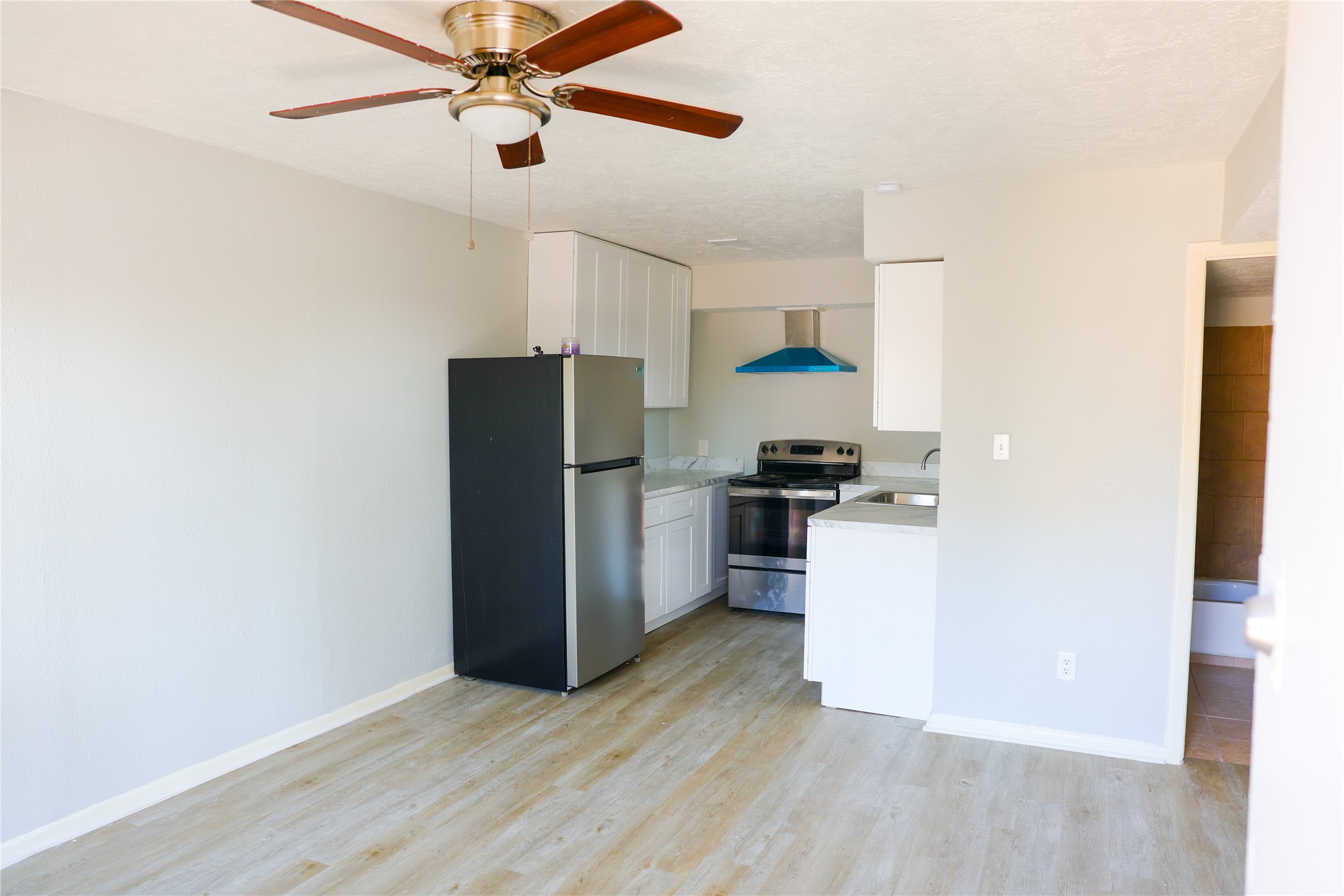 909 Yorkshire Street, Unit 8 Houston, TX 77022 - Photo 9 of 21