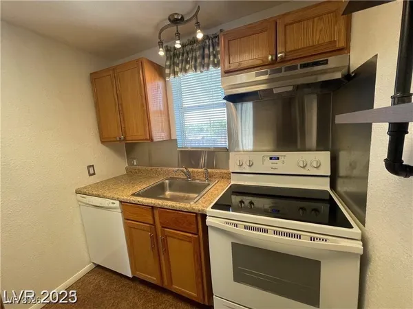 $1,700 | 668 Avenue F, Boulder City, NV 89005