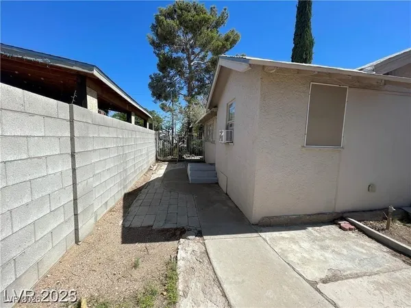$1,700 | 668 Avenue F, Boulder City, NV 89005
