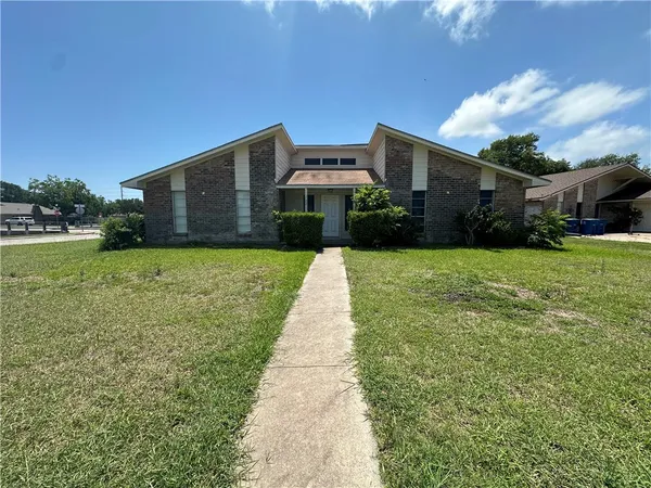 $1,600 | 1801 Atascosa Drive, Portland, TX 78374