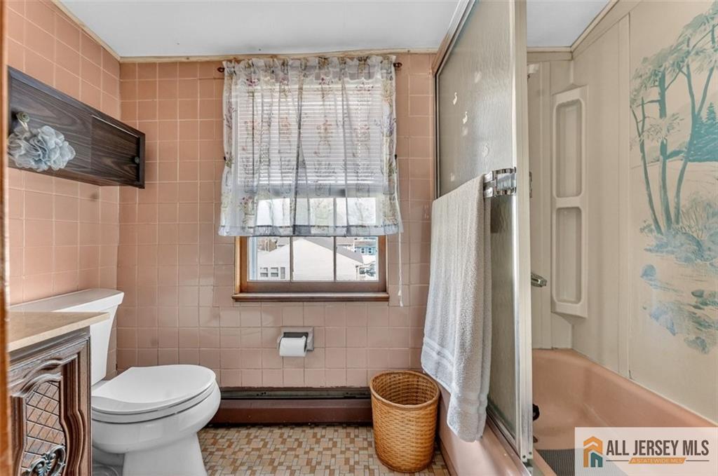 222 Remsen Avenue Avenel, NJ 07001 - Photo 15 of 31