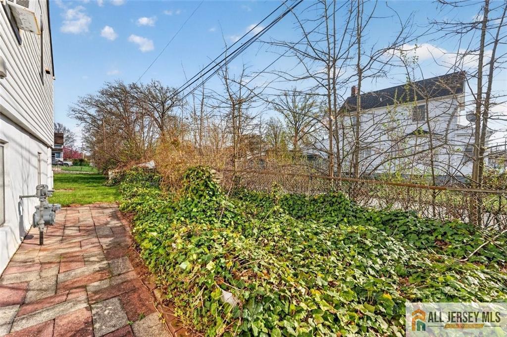 222 Remsen Avenue Avenel, NJ 07001 - Photo 26 of 31