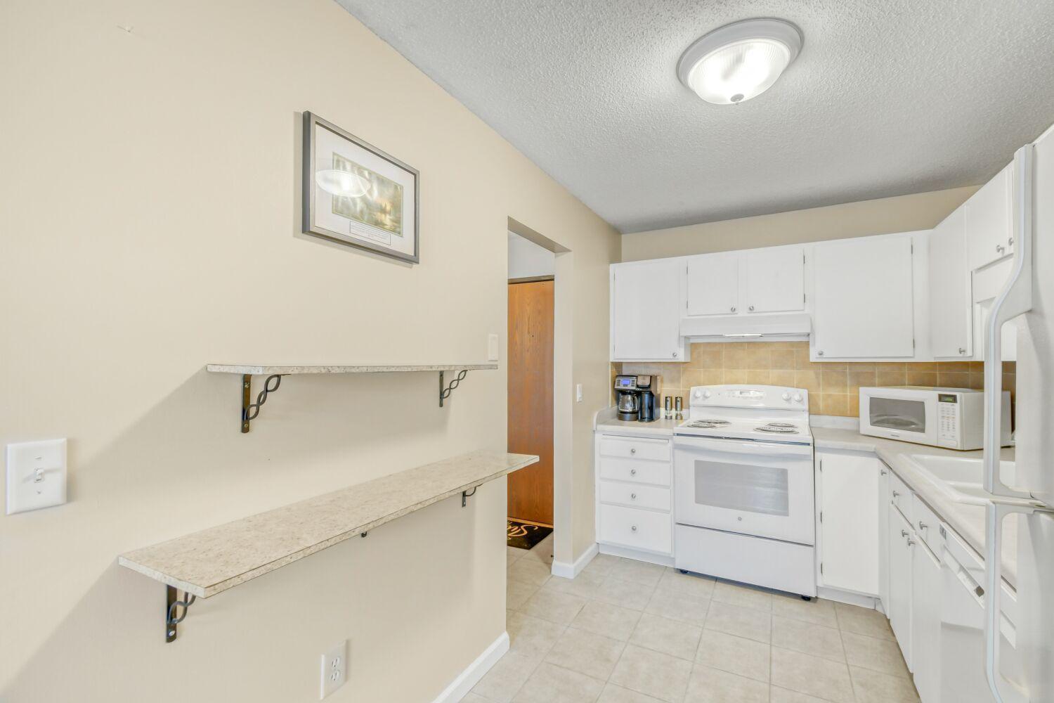 7600 157th Street West, Unit 103 Apple Valley, MN 55124 - Photo 4 of 12