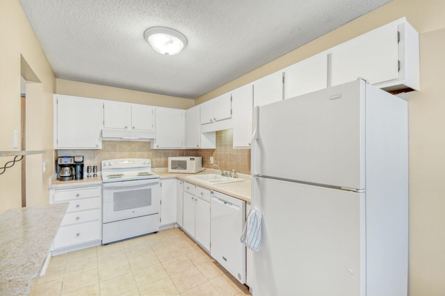 7600 157th Street West, Unit 103 Apple Valley, MN 55124 - Photo 5 of 12