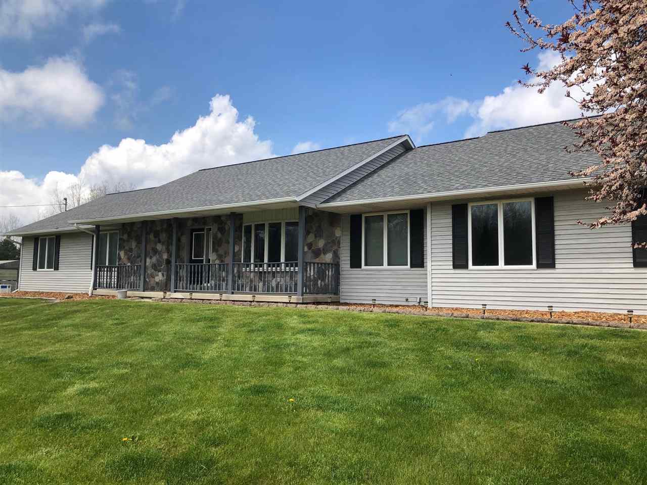 580 West River Road Kawkawlin, MI 48631 - Photo 1 of 22