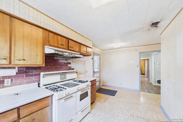$199,990 | 235 Lively Drive, San Antonio, TX 78213
