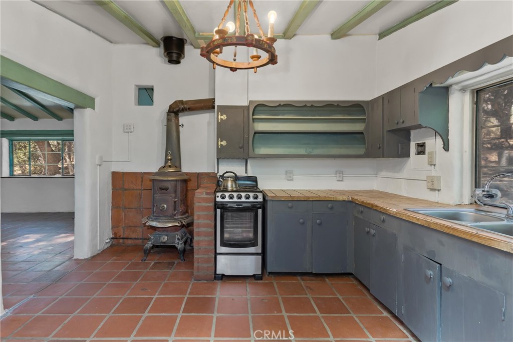 39922 Pine Bench Road Oak Glen, CA 92399 - Photo 9 of 34 Gallery Image 9