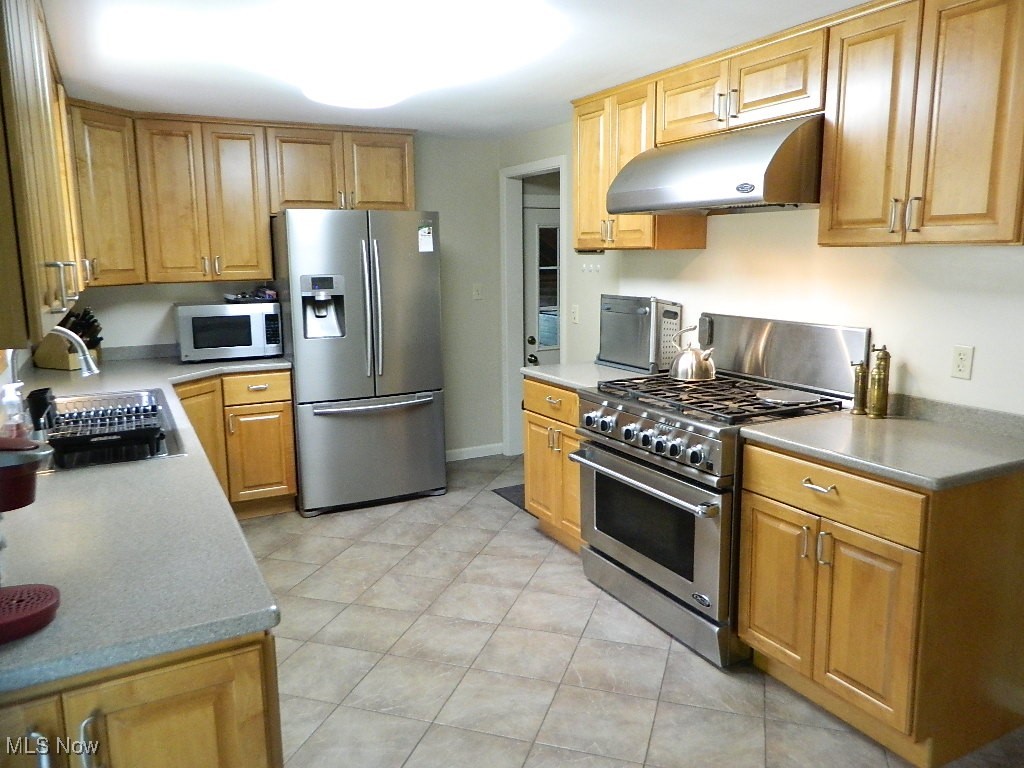 9170 Cedar Road Chesterland, OH 44026 - Photo 7 of 29 Gallery Image 7