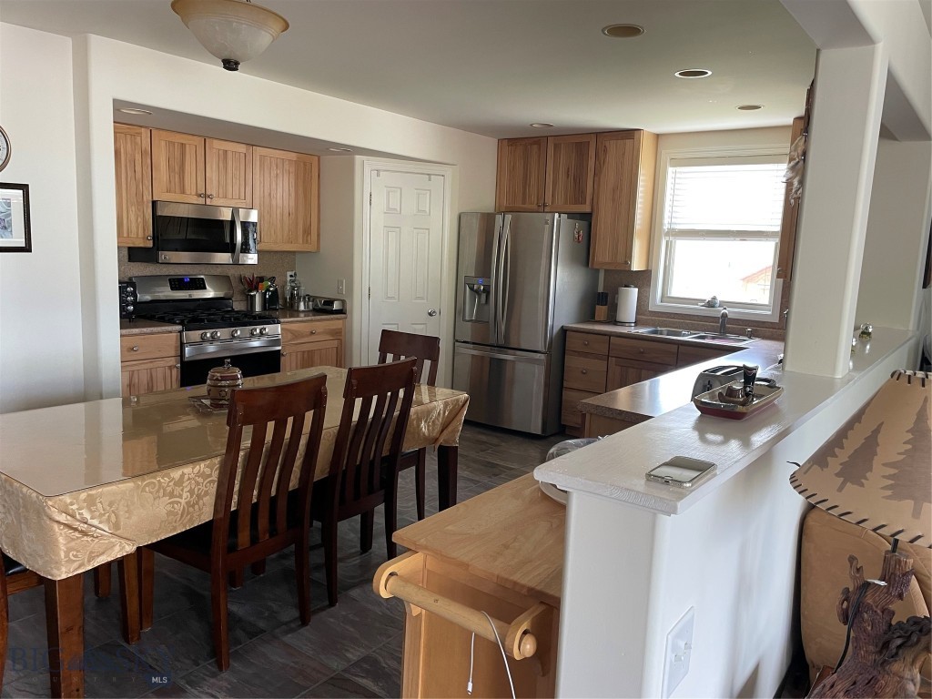 682 East River Road Pray, MT 59065 - Photo 29 of 100 Home 1 - Kitchen & Dining Area