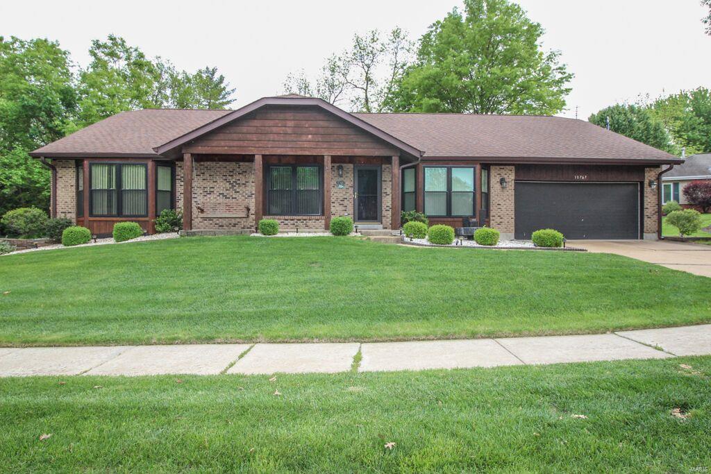10767 Roxanna Drive St. Louis, MO 63128 - Photo 2 of 34