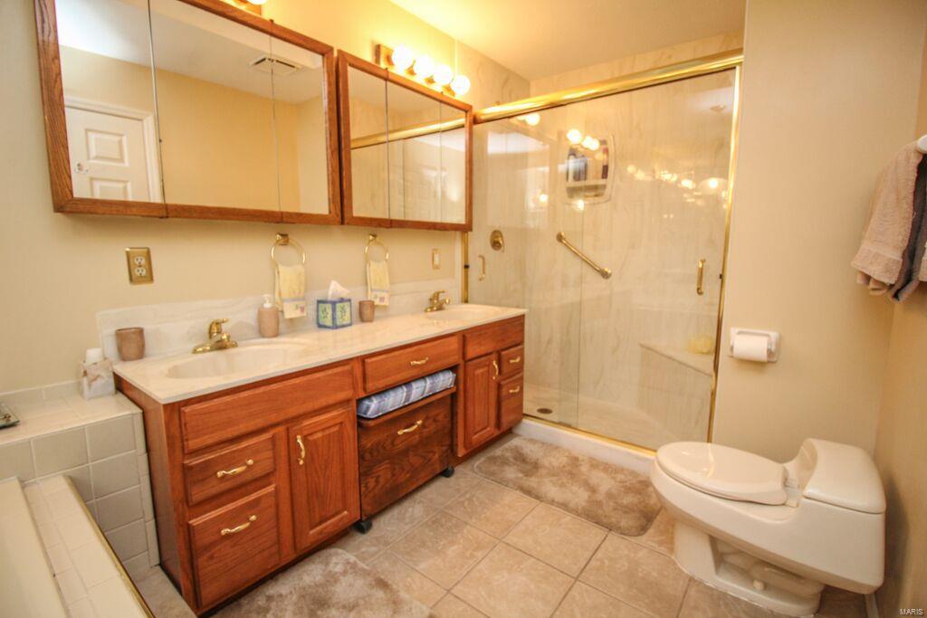 10767 Roxanna Drive St. Louis, MO 63128 - Photo 22 of 34