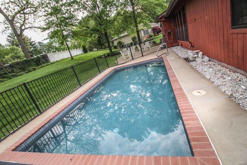 10767 Roxanna Drive St. Louis, MO 63128 - Photo 5 of 34