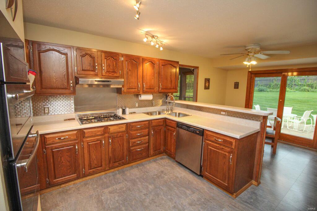 10767 Roxanna Drive St. Louis, MO 63128 - Photo 7 of 34