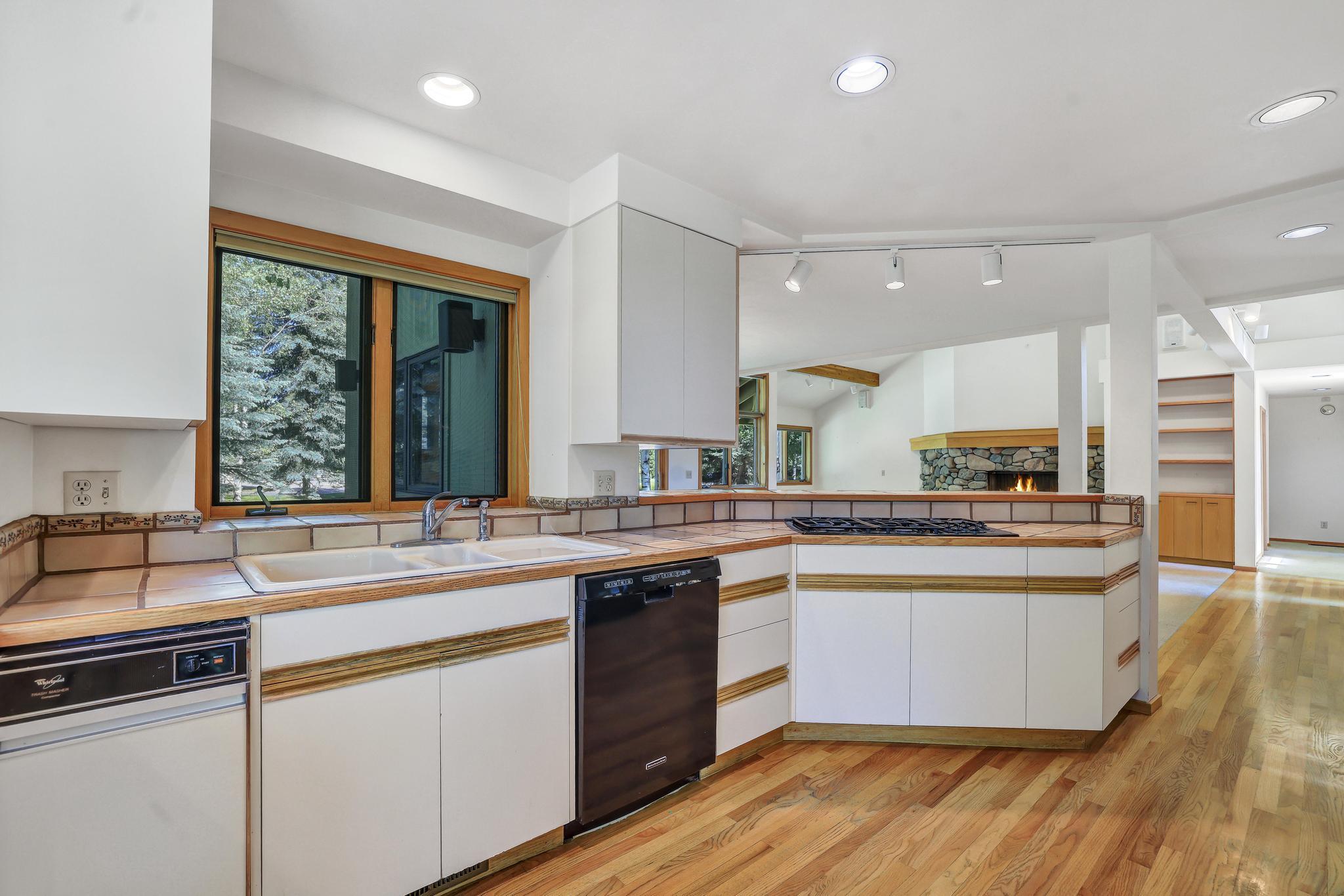 222 Elkhorn Road Sun Valley, ID 83353 - Photo 5 of 24 Kitchen