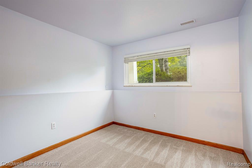22512 Sheridan Road Novi, MI 48375 - Photo 26 of 37