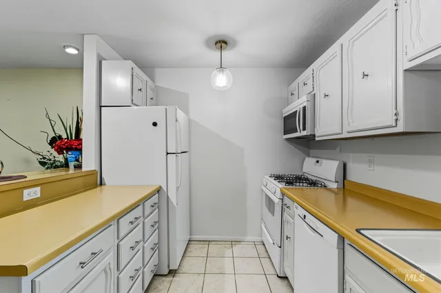 $229,950 | 1064 North Camelot Drive, Boise, ID 83704