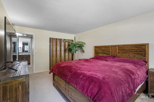 $229,950 | 1064 North Camelot Drive, Boise, ID 83704