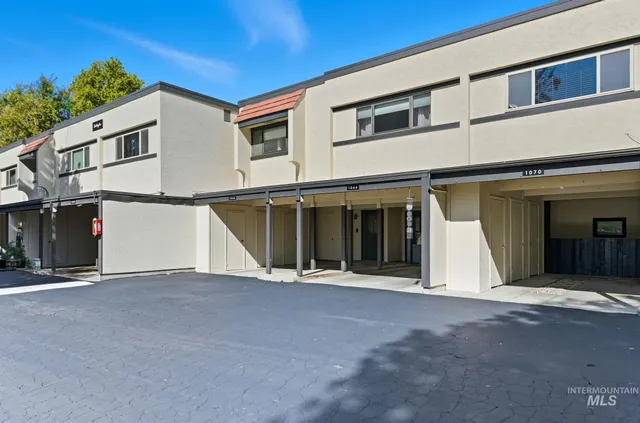 $229,950 | 1064 North Camelot Drive, Boise, ID 83704