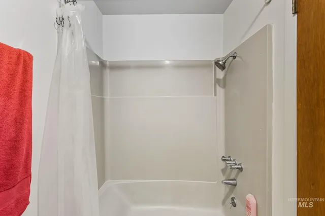 $229,950 | 1064 North Camelot Drive, Boise, ID 83704