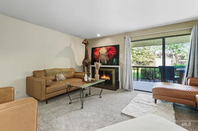 $229,950 | 1064 North Camelot Drive, Boise, ID 83704