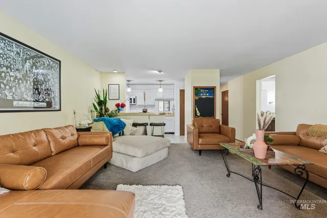 $229,950 | 1064 North Camelot Drive, Boise, ID 83704