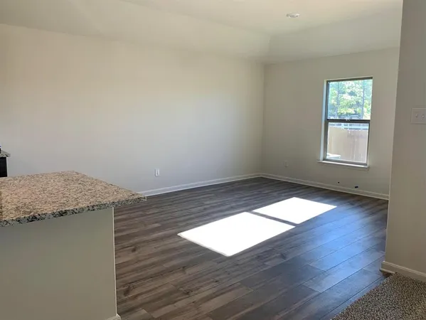 $2,095 | 612 Aqueduct Drive, Seagoville, TX 75159