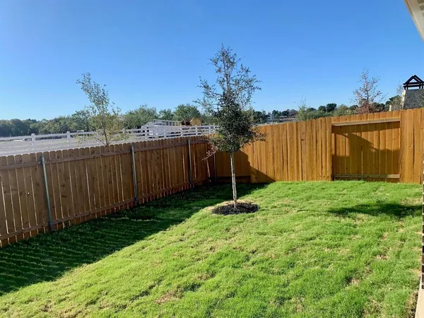 $2,095 | 612 Aqueduct Drive, Seagoville, TX 75159