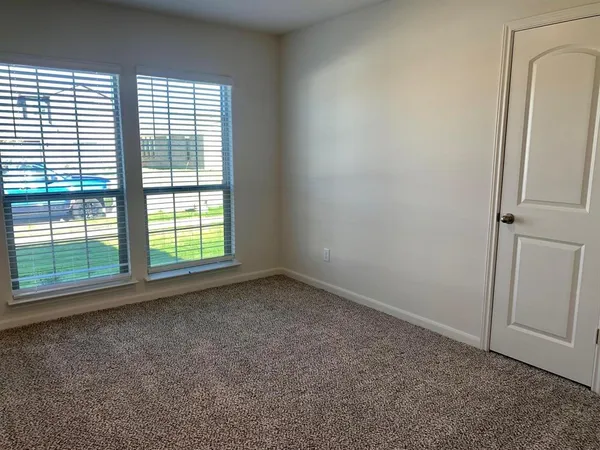 $2,095 | 612 Aqueduct Drive, Seagoville, TX 75159