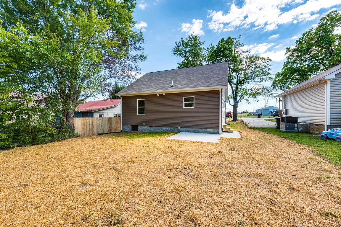 805 East 17th Avenue Springfield, TN 37172 - Photo 4 of 14 Freshly seeded level back yard!