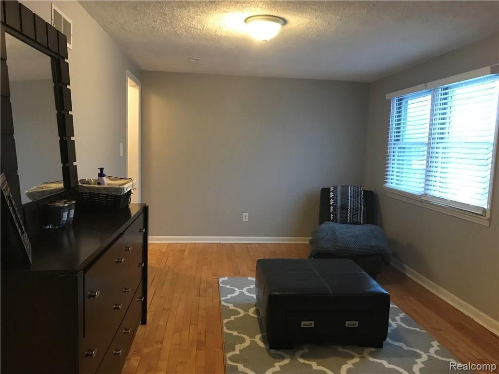 27791 Johnson Road Grosse Ile, MI 48138 - Photo 27 of 39 IMG_6889.jpg
