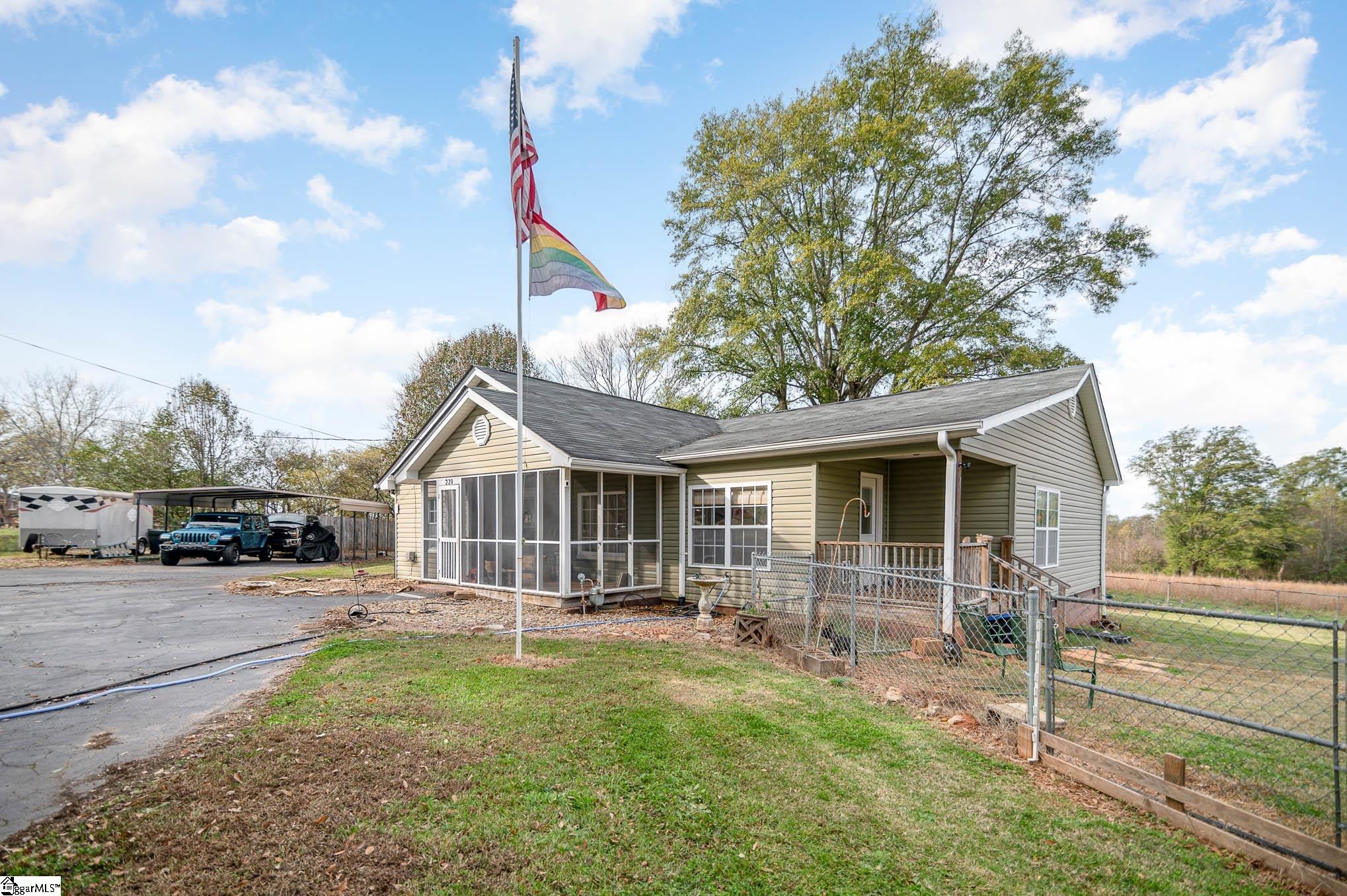 220 Rector Road Lyman, SC 29365 - Photo 3 of 36