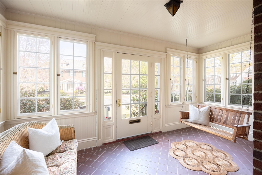 87 Crowninshield Road Brookline, MA 02446 - Photo 18 of 29 Gallery Image 18