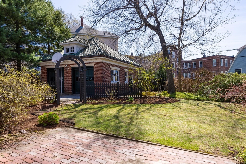 87 Crowninshield Road Brookline, MA 02446 - Photo 26 of 29 Gallery Image 26