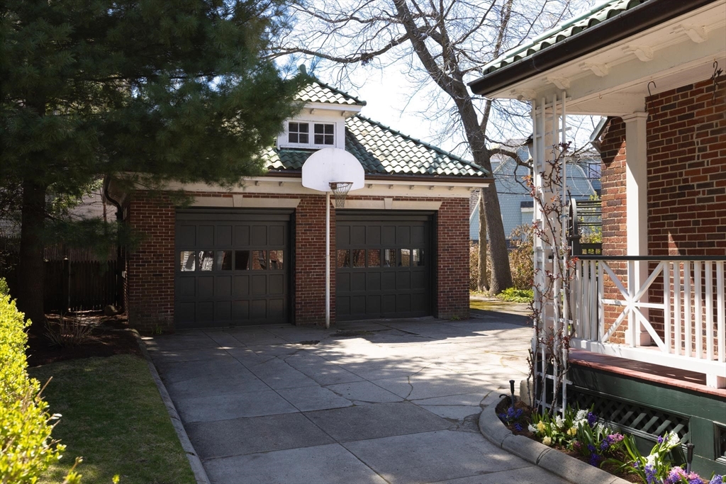 87 Crowninshield Road Brookline, MA 02446 - Photo 27 of 29 Gallery Image 27