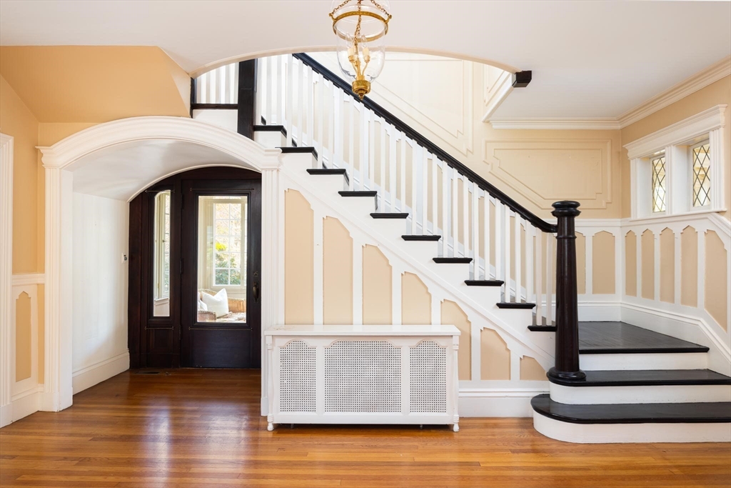 87 Crowninshield Road Brookline, MA 02446 - Photo 4 of 29 Gallery Image 4
