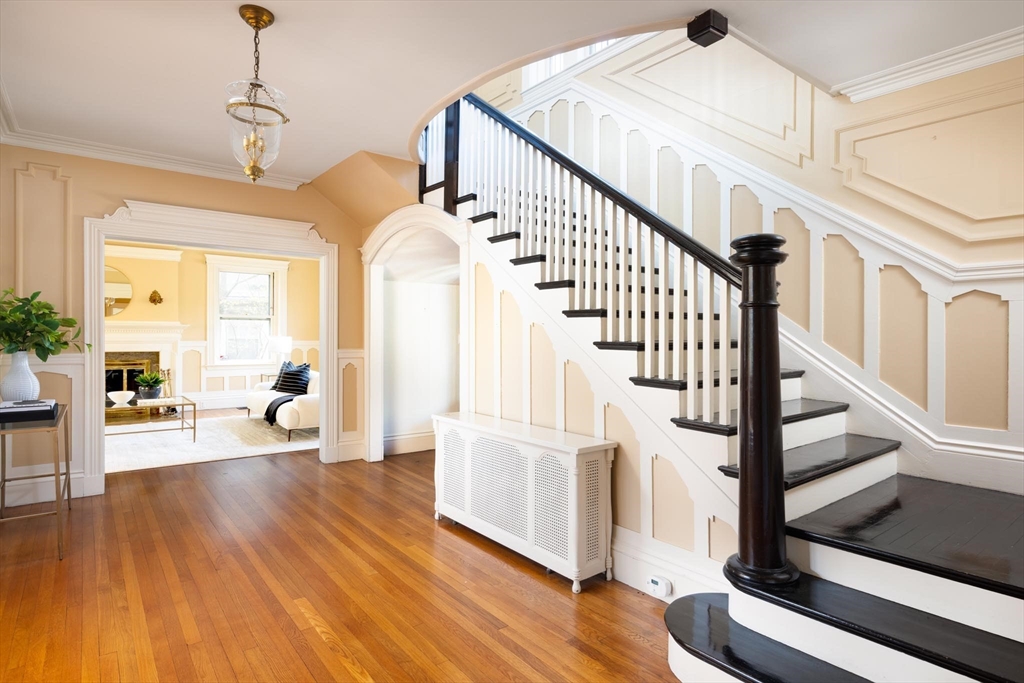87 Crowninshield Road Brookline, MA 02446 - Photo 5 of 29 Gallery Image 5