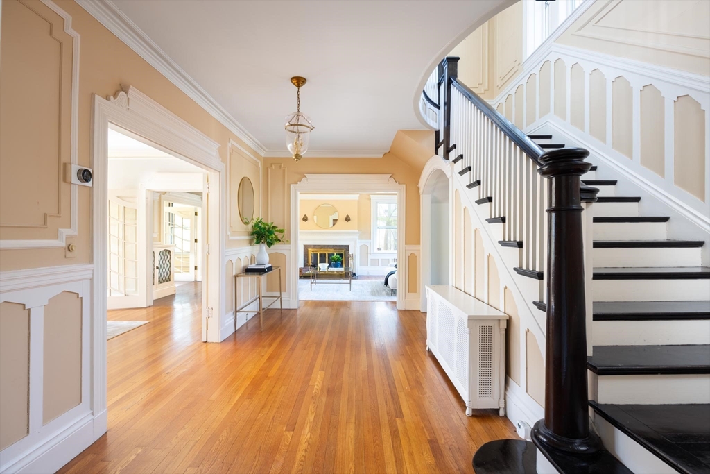87 Crowninshield Road Brookline, MA 02446 - Photo 6 of 29 Gallery Image 6