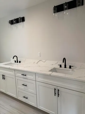 $1,174,000 | 1 Cassidy Way, Cape Neddick, ME 03902