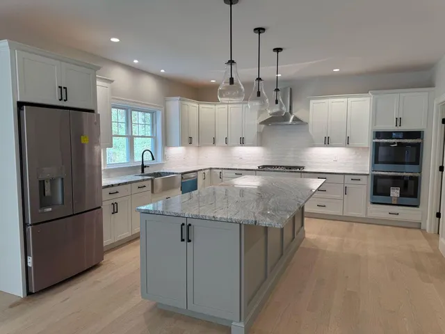 $1,174,000 | 1 Cassidy Way, Cape Neddick, ME 03902