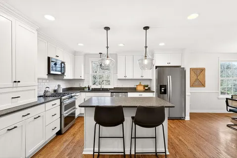 $1,325,000 | 1116 Brookmeade Drive, Nashville, TN 37204