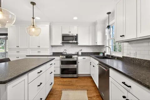 $1,325,000 | 1116 Brookmeade Drive, Nashville, TN 37204