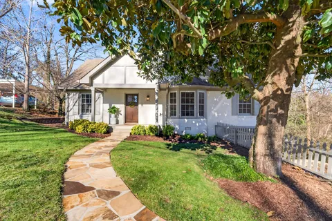 $1,325,000 | 1116 Brookmeade Drive, Nashville, TN 37204