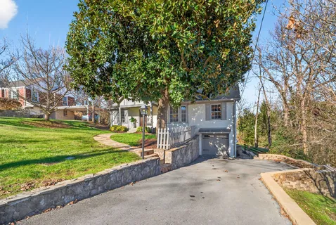 $1,325,000 | 1116 Brookmeade Drive, Nashville, TN 37204