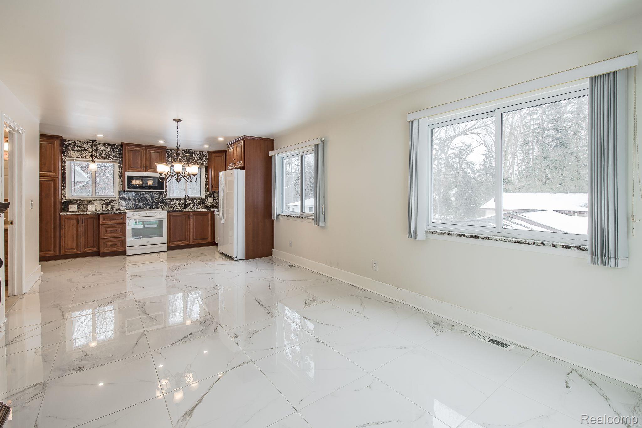 5131 West Harvard Road Clarkston, MI 48348 - Photo 14 of 48 Gallery Image 14