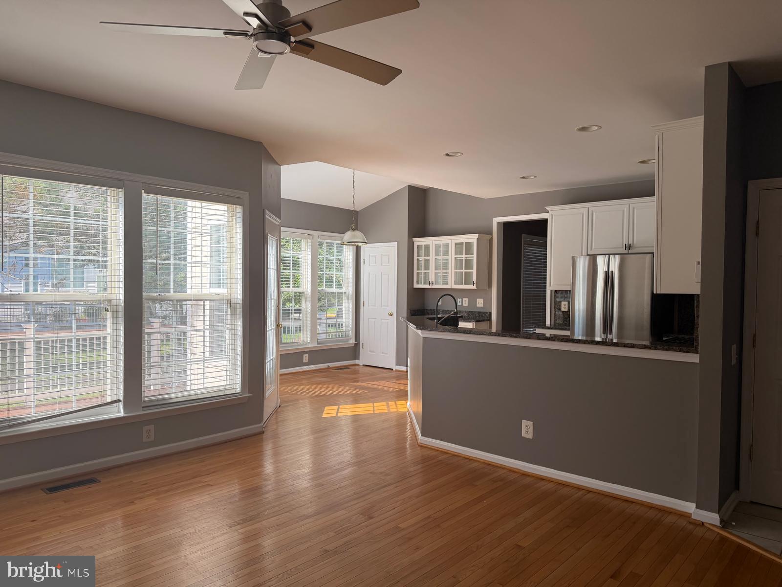2469 Leyland Ridge Road Herndon, VA 20171 - Photo 3 of 27 Kitchen