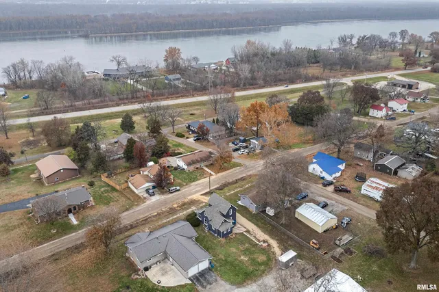 $109,000 | 405 North Bluff Street, Albany, IL 61230