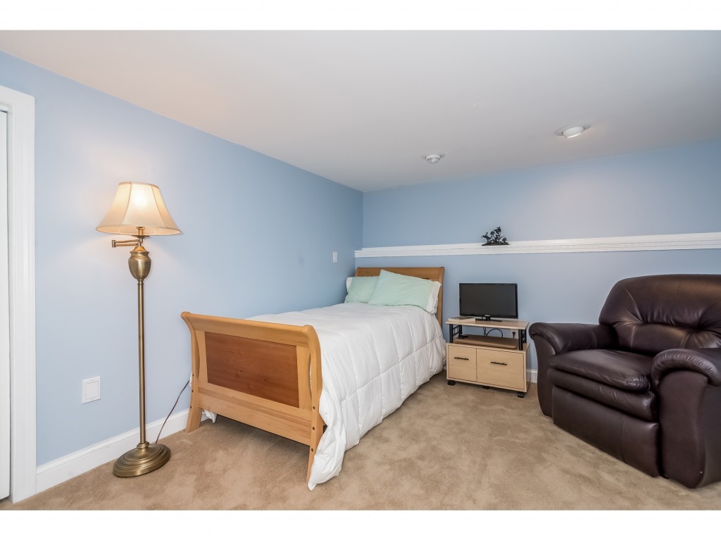 170 Belknap Point Road, Unit 28 Gilford, NH 03249 - Photo 29 of 36